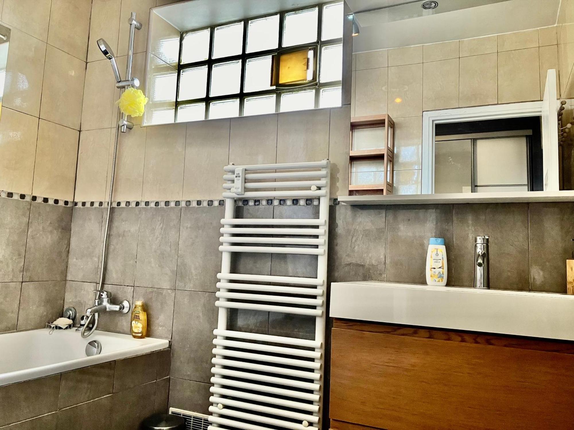Apartamento Parisian Lounge 8 Pers Front Station Villemomble Exterior foto