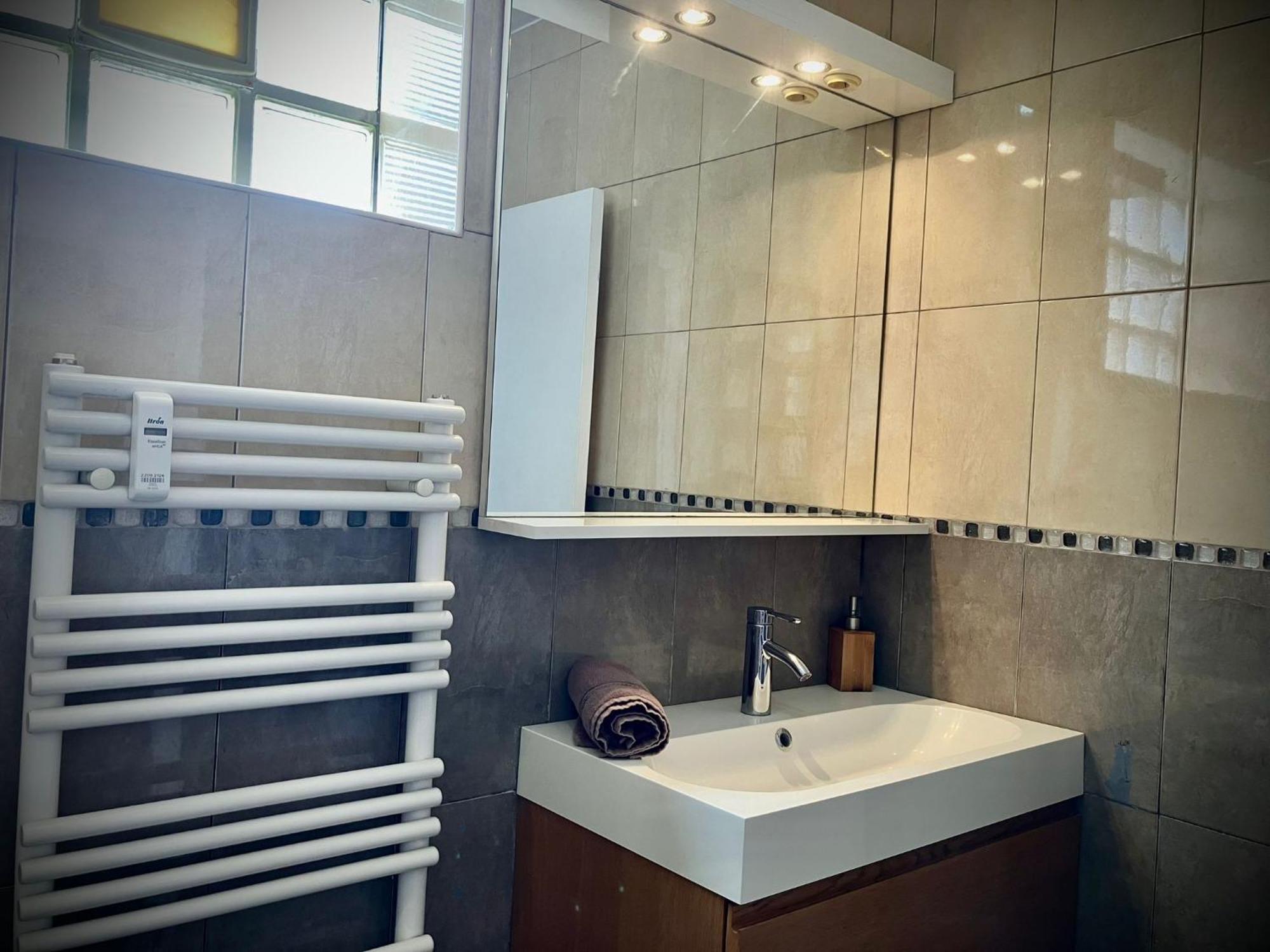 Apartamento Parisian Lounge 8 Pers Front Station Villemomble Exterior foto
